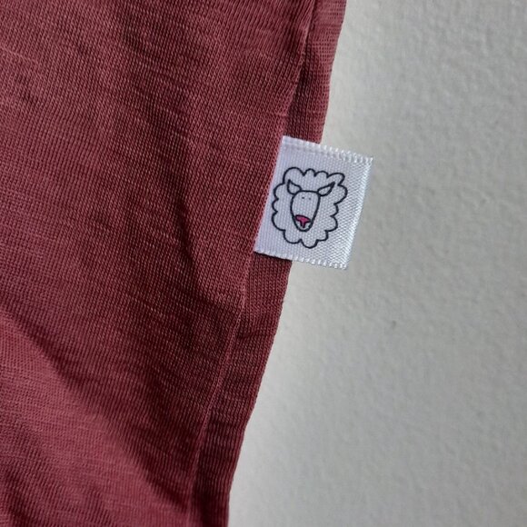 Simply Merino Classic T-Shirt X-large in Berry - Picture 5 of 8